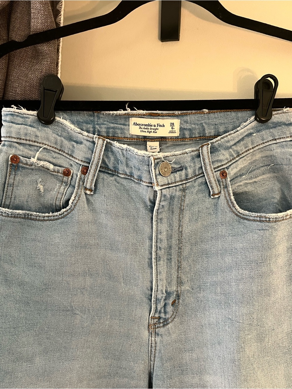 Abercrombie & Fitch Light Blue Straight Leg Jeans curve love 6/28